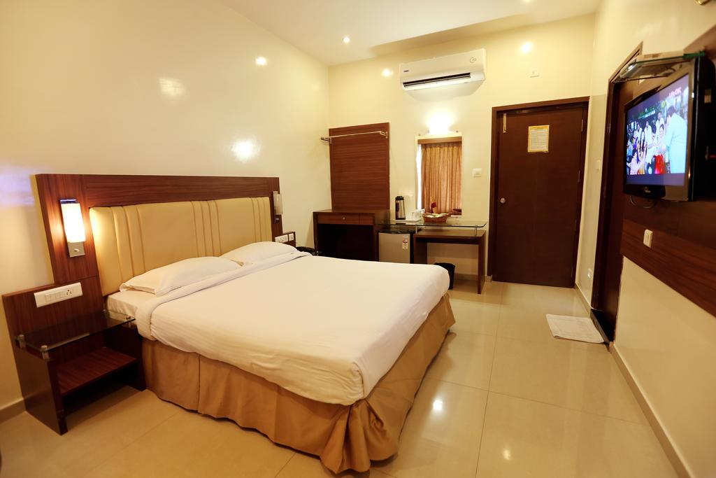 Hotel Swagath Grand Nagole Hyderabad Værelse billede