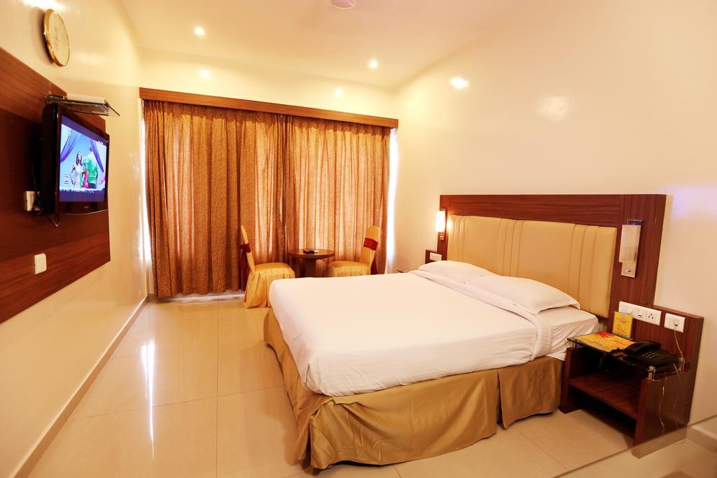 Hotel Swagath Grand Nagole Hyderabad Værelse billede